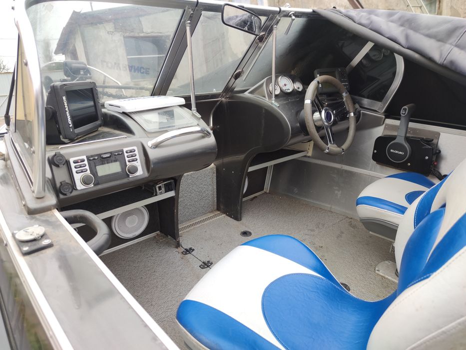 Катер Finval 500.