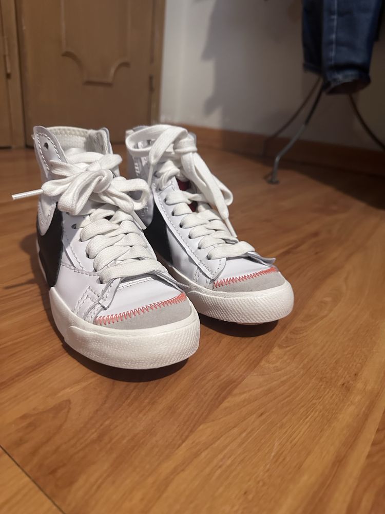 Ténis Bota Nike Blazer Mid