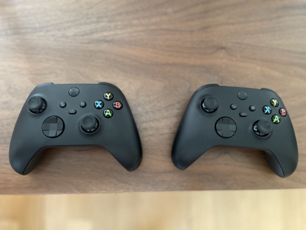 Xbox Series X 1 TB com 2 comandos e 5 jogos