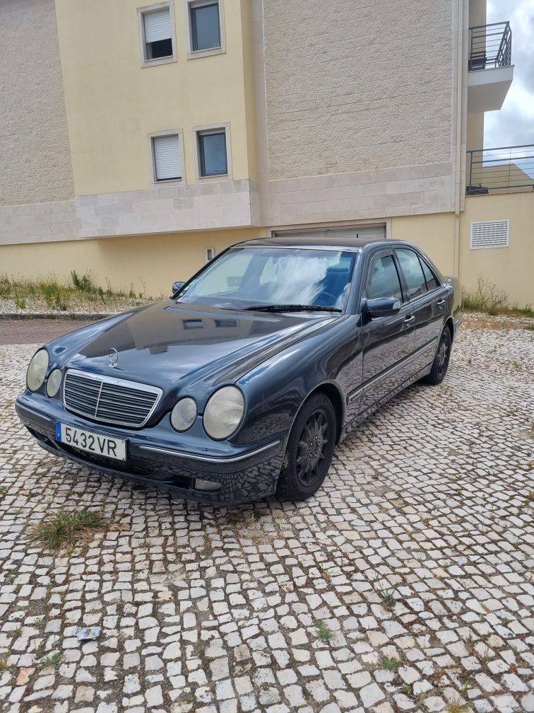 Mercedez E270 cdi ano 1999 caixa automática em excelente estado geral.