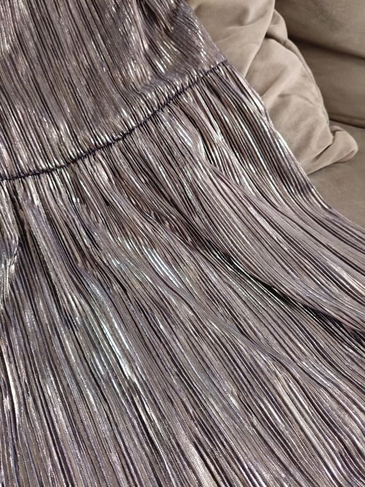 Sukienka plisowana mieniąca,River Island ,odkryte plecy