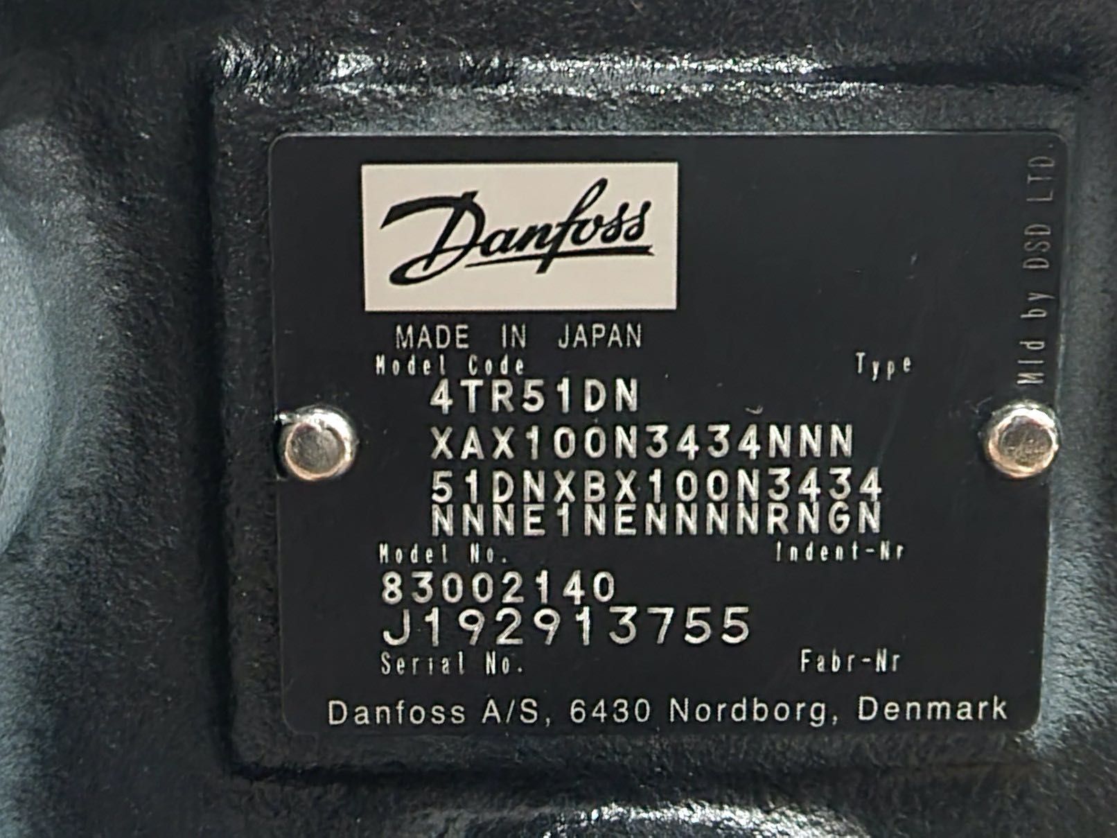 danfoss sauer nowa pompa do ładowarki case 85 xt