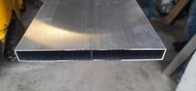 Profil aluminiowy ogrodzeniowy deska 200x20x1,5 z przegrodą 6m i 5m