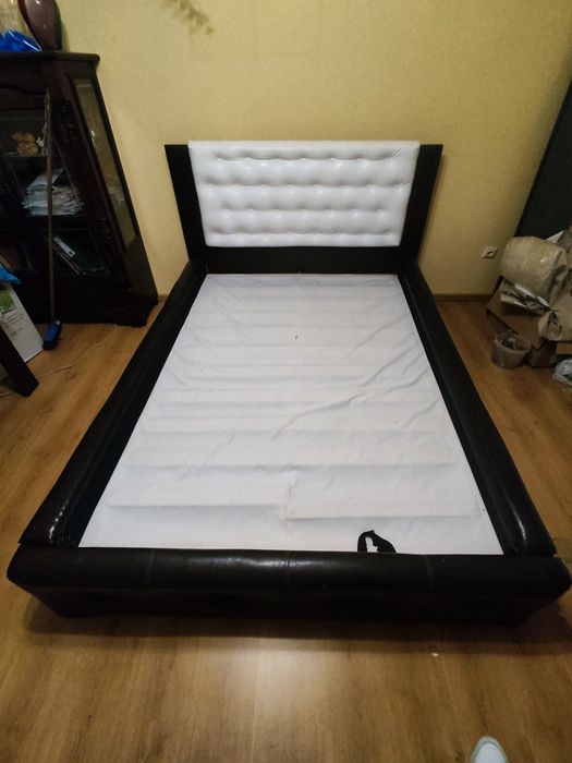 Łóżko 140x200 tapicerowane bez materaca