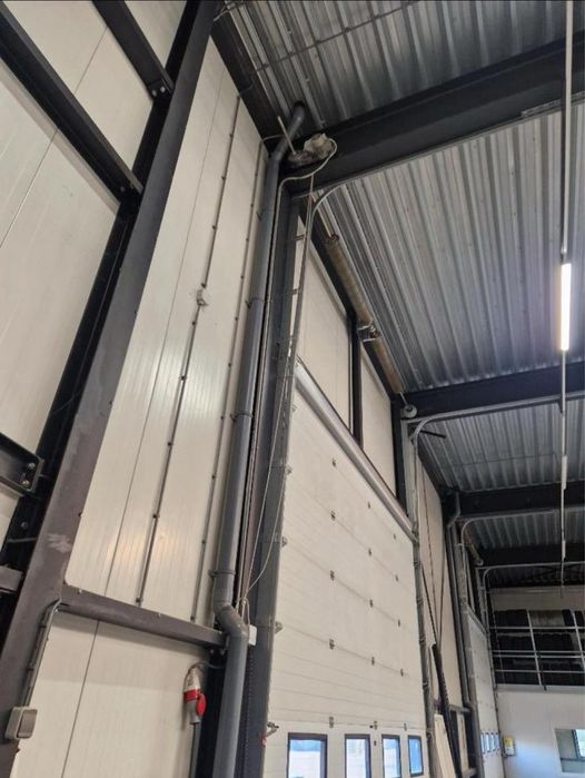 REZERWACJA Brama 4.66x4.50 segmentowa elektryczna panelowa 2 sztuki