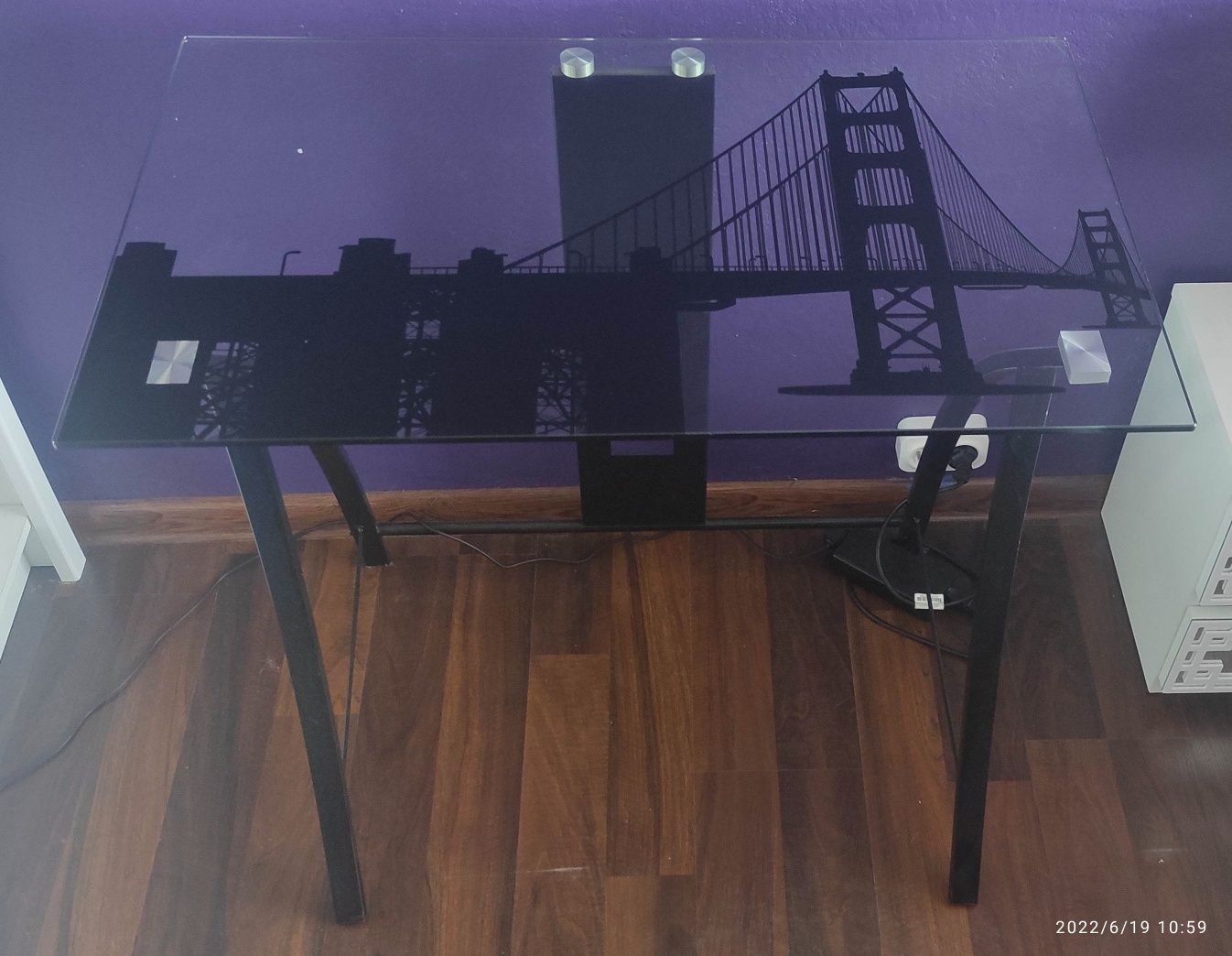 Biurko, stolik szklany z motywem Golden Gate Bridge