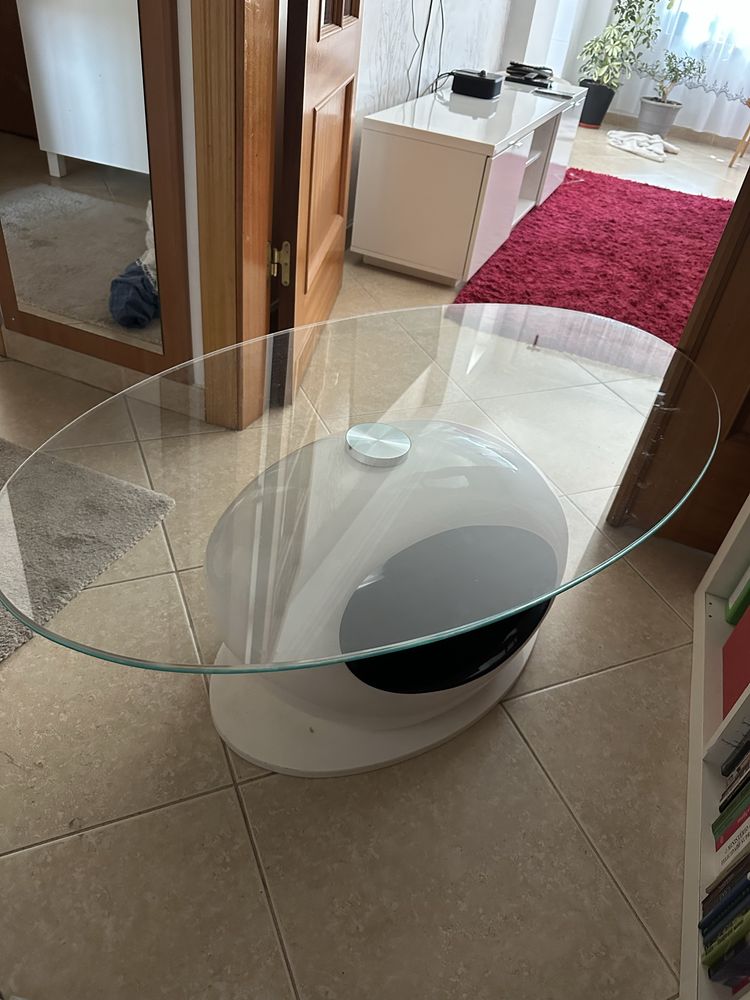 Mesa de centro de vidro