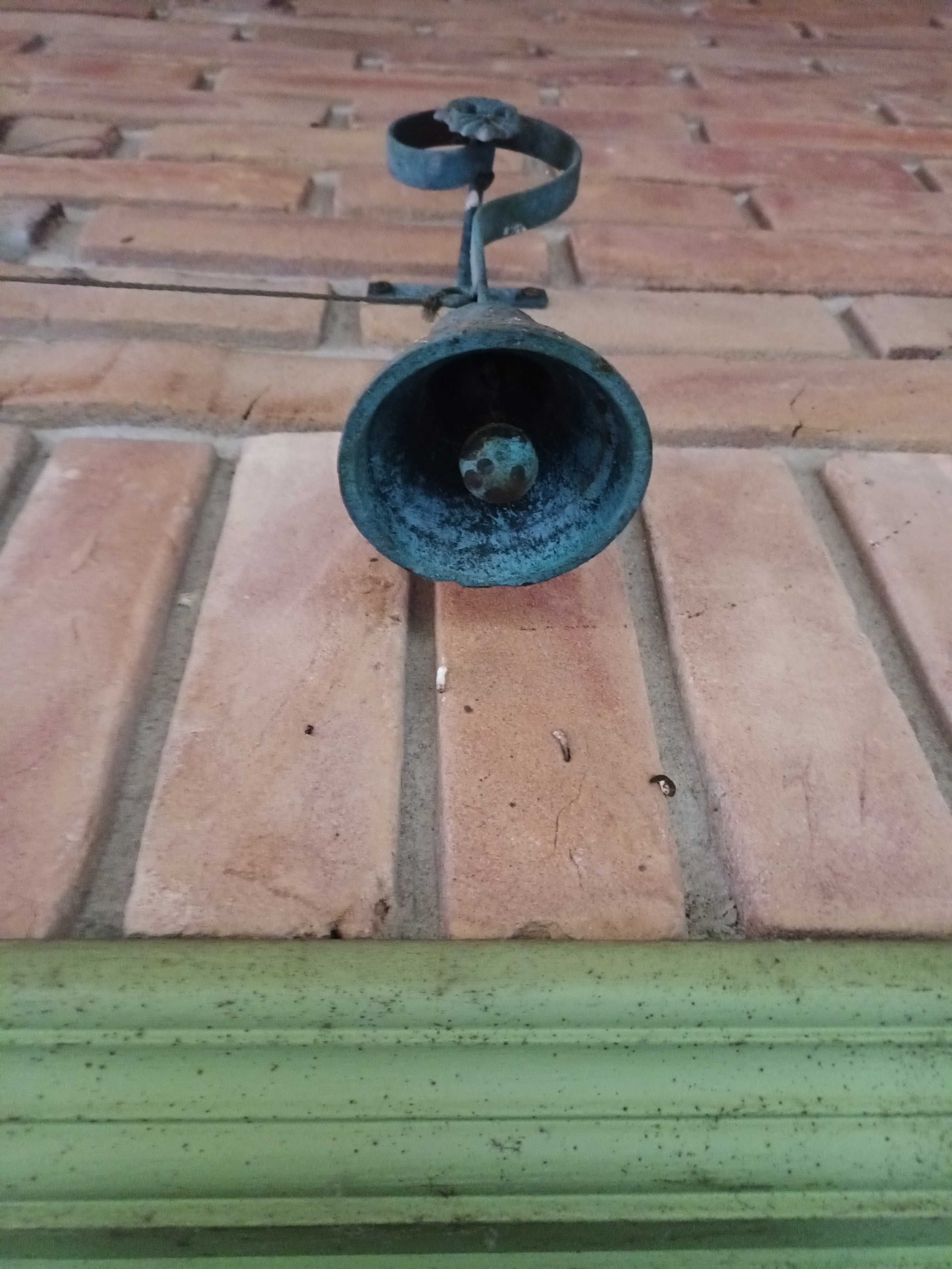 zeliwny dzwonek do drzwi