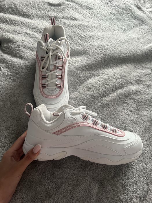 Fila кросівки білі