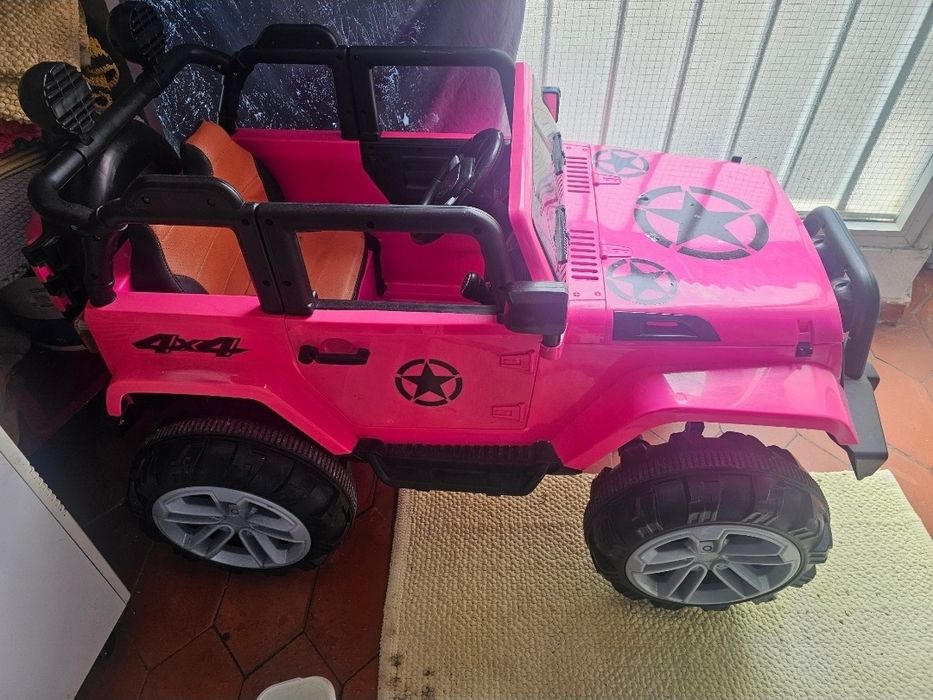 Carro geep eletrico de crianca