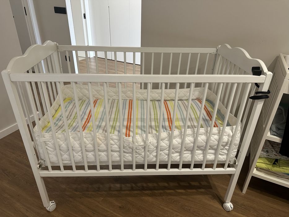 Berço com colchão