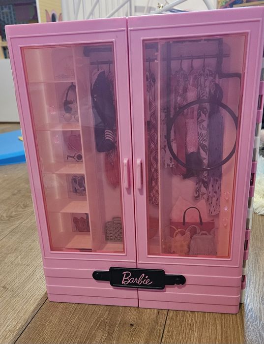 Szafa dla lalek barbie