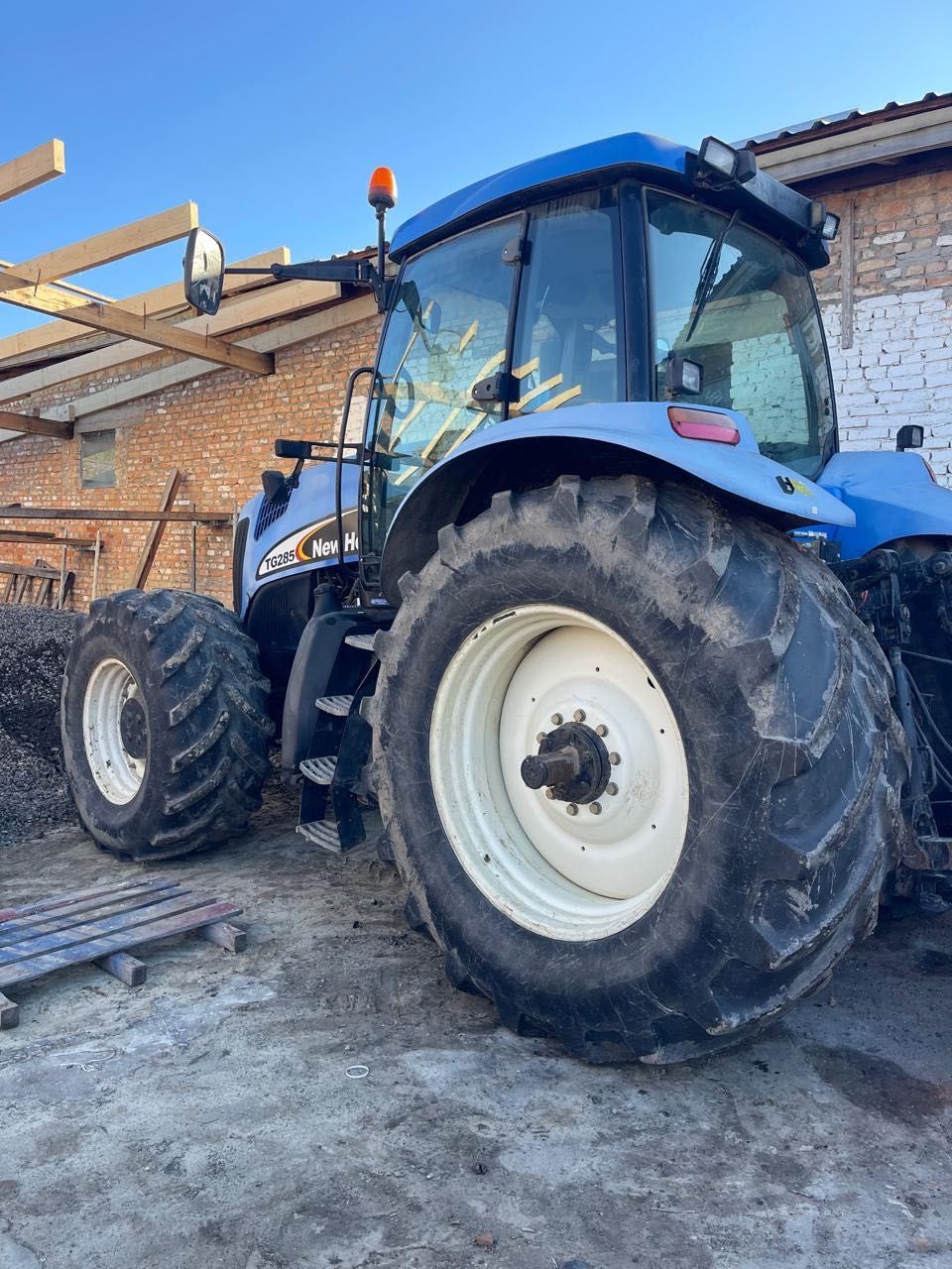 трактор New Holland TG285 2004 рік