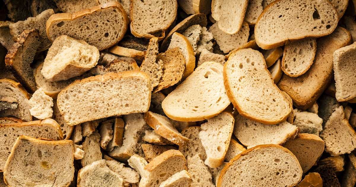 Suchy chleb -pasza-karma-dla zwierząt