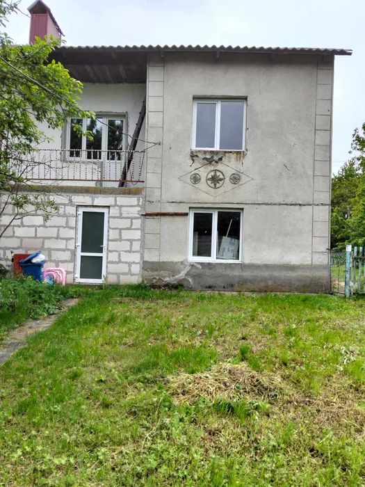 Продаж 1/2 будинку 96 кв.м. в с.Лісові Гринівці,земел.ділянка 12 сот.