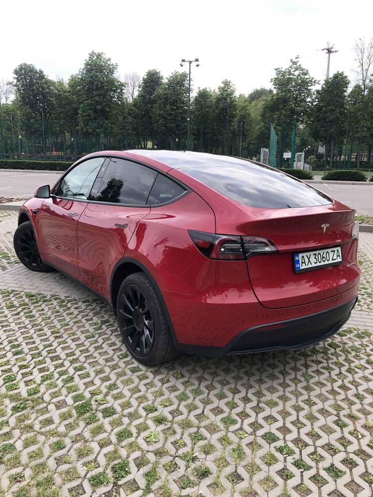 Tesla model y long range