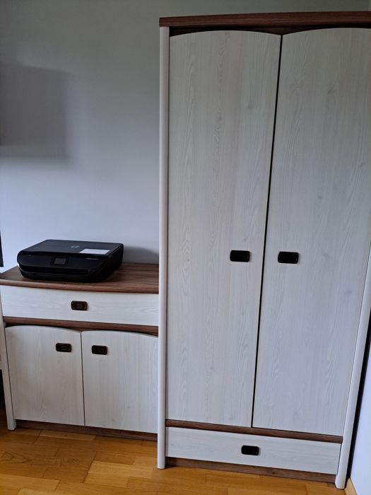 Zestaw mebli do pokoju młodzieżowego