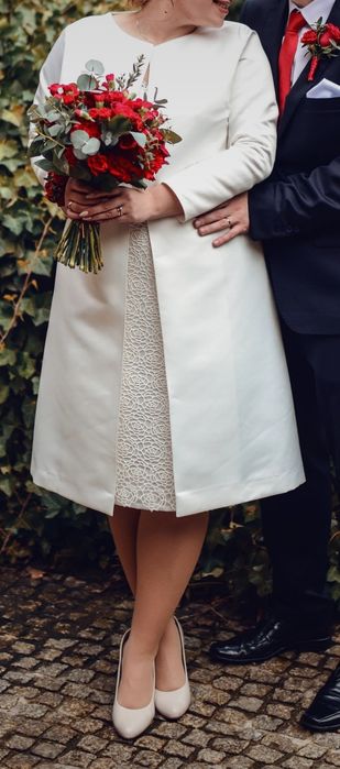 Suknia ślubna. Trzyczęściowy zestaw