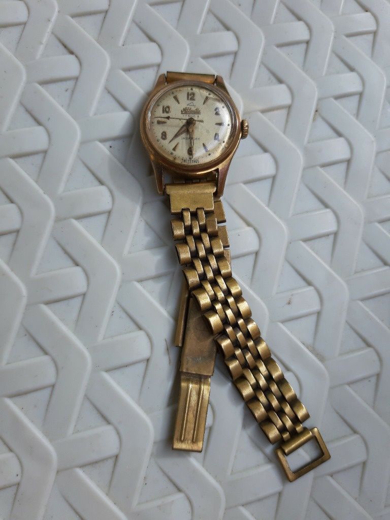 Atlantic zegarek 17rubis damski antyk Swiss złoty

Piękny unikat