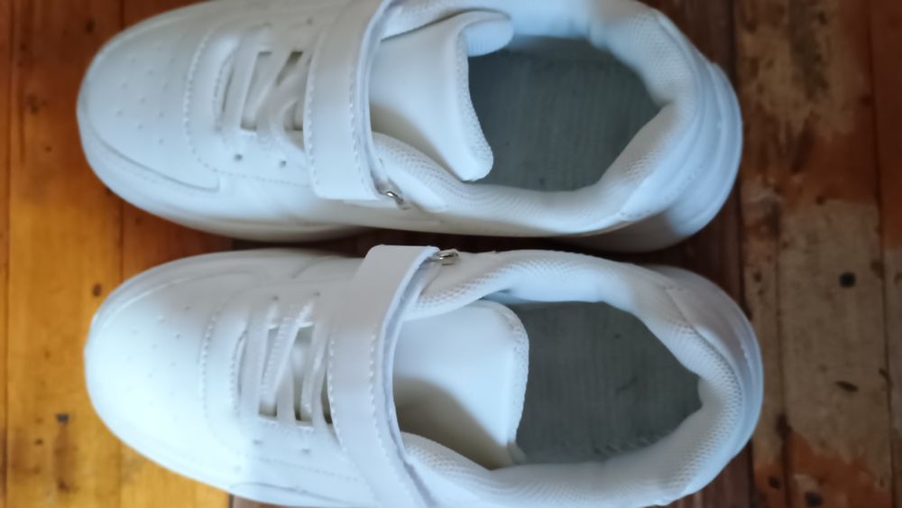 Кросівки дитячі 32 р.