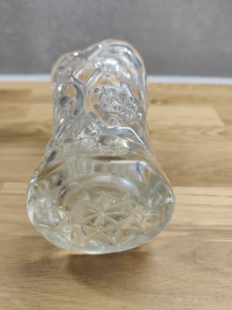 Kryształ stary wielkości szklanki (300 ml)