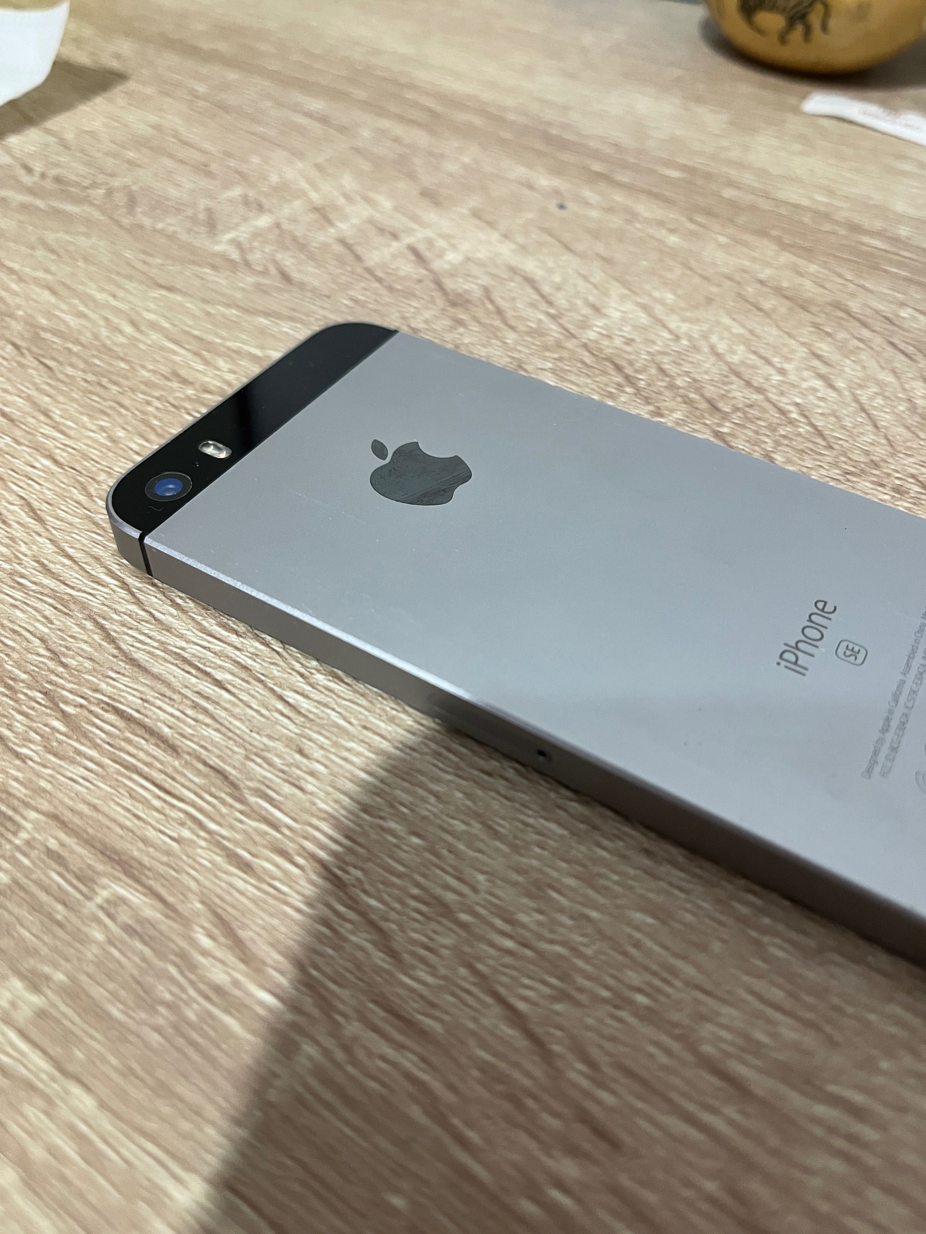 iPhone SE cinzento escuro