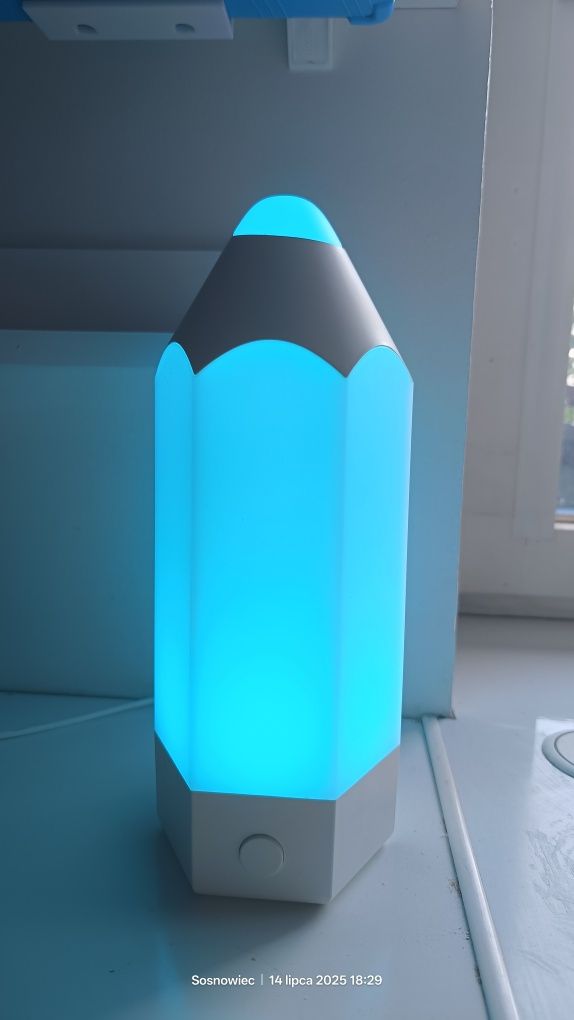 PELARBOJ lampka stołowa OŁÓWEK KREDKA IKEA wiralowa wielobarwna
Lampa