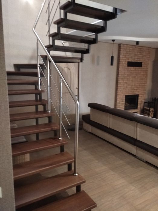 Сходи металеві перила нержавійка ковка метал скло дерев'яні ступені