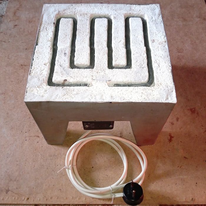 Продам электро печку открытого типа.