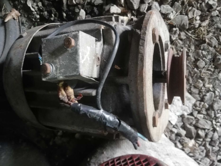 Sprzedam silnik elektryczny.