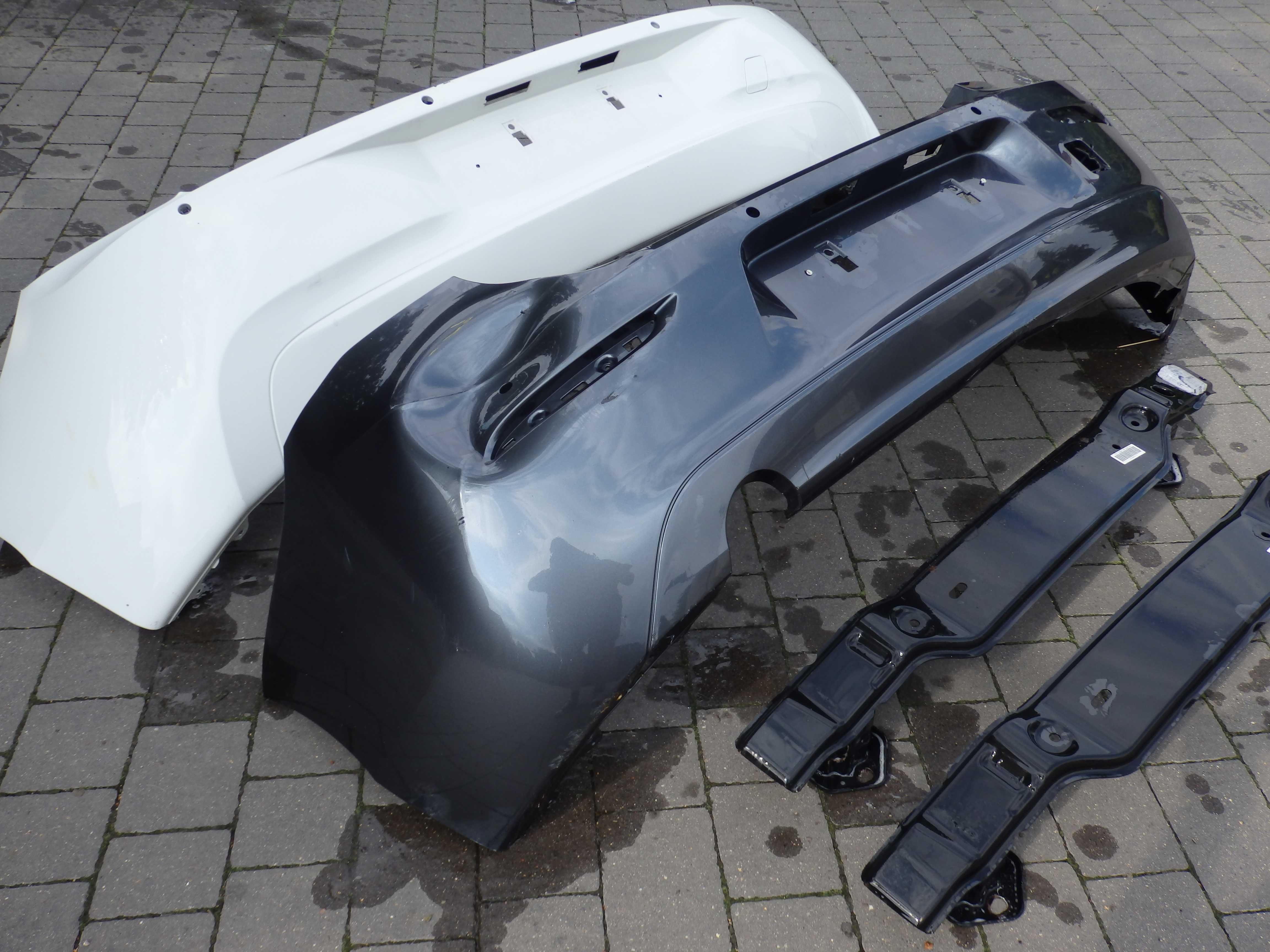 BMW F20  zderzak Części