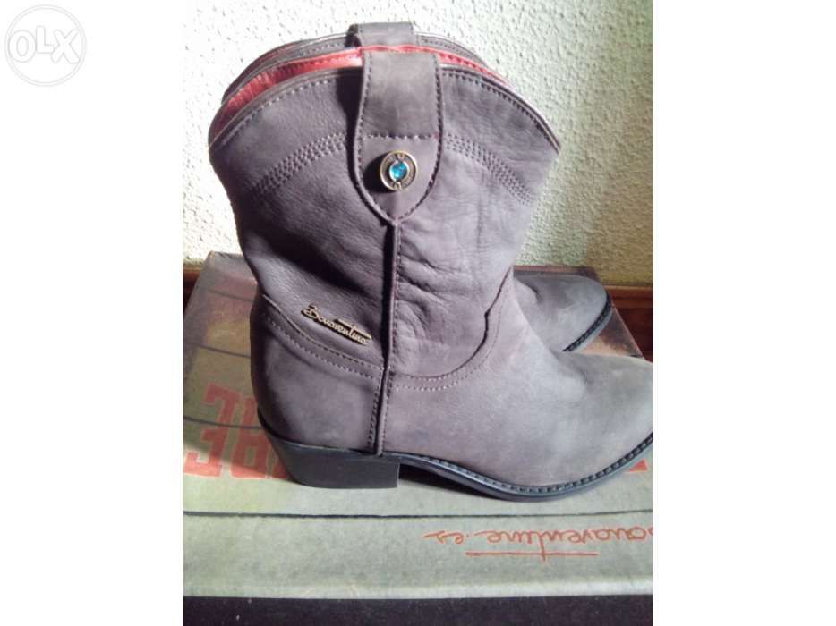 Botas de Sra em couro