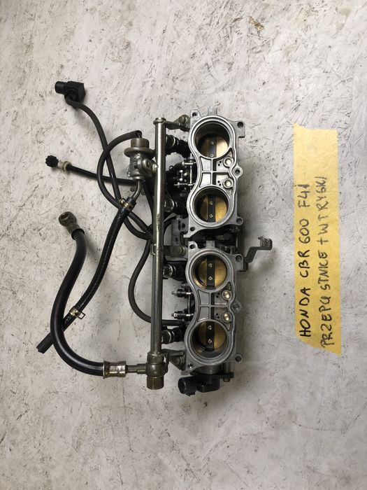 Honda CBR 600 F4i Przepustnice Wtryski Zaworek Czujnik TPS Listwa Wąż