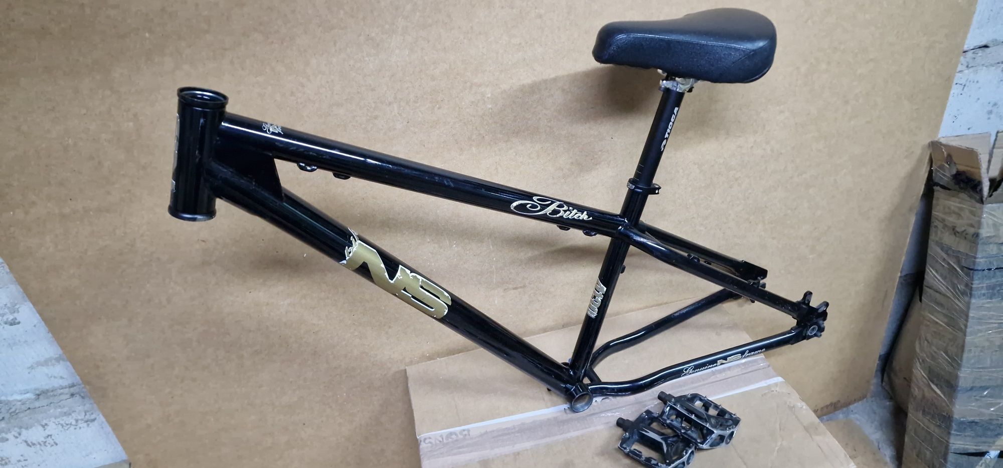 Rama NS bikes bitch 26, haki plus dodatki wysyłka gratis!