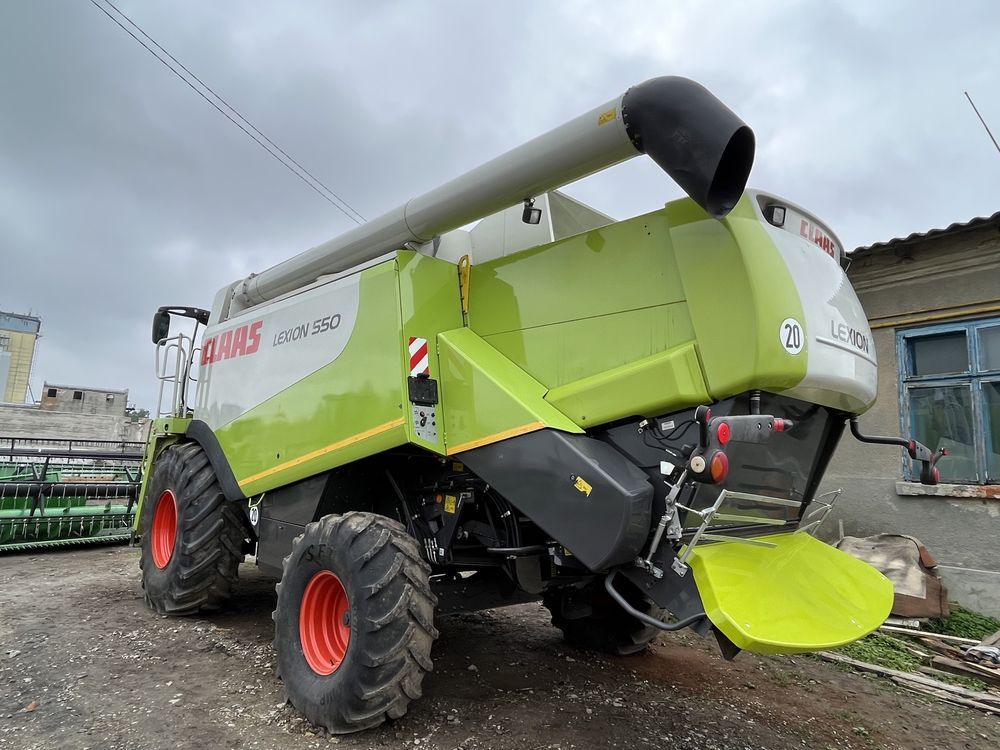 Claas Lexion 550 + жатка V750