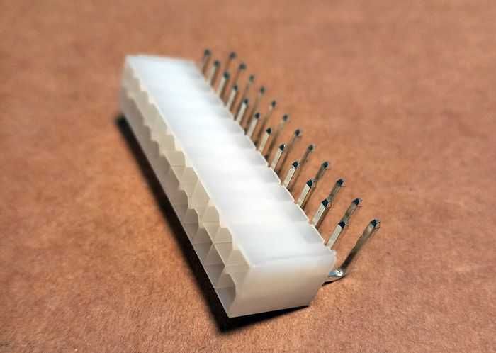 Wtyk kątowy męski 24pin Mini-Fit z kołkami ATX PCIe VGA CPU