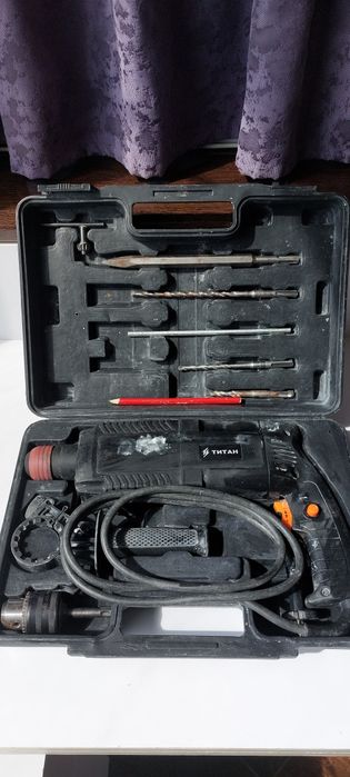Продам перфоратор Титан.