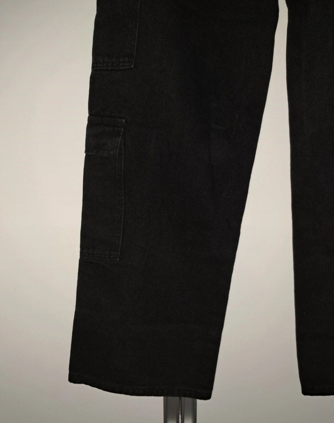 Czarne Spodnie, z kieszeniami po boku
