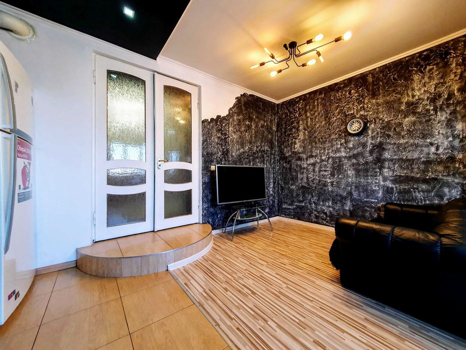 Здається 3-Х кімнатна НОВОБУДОВА на вул.КАРМЕЛЮКА (Шкварочка)