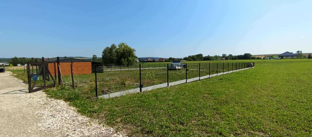 Sprzedam uzbrojoną i ogrodzoną działkę budowlaną 1238m2 (MPZP)