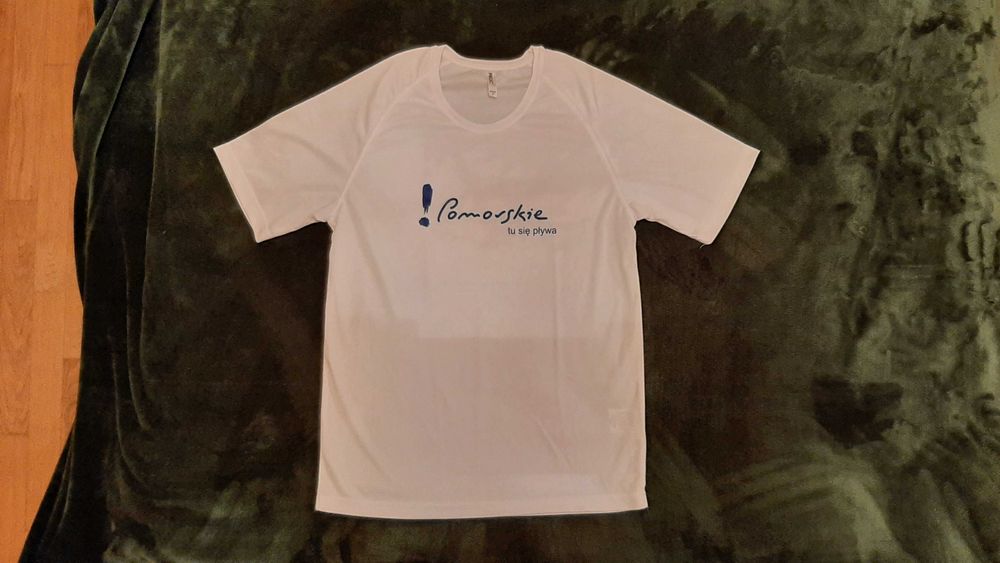 NOWA koszulka oddychająca t-shirt rozm. M ,,Pomorskie-tu się pływa"