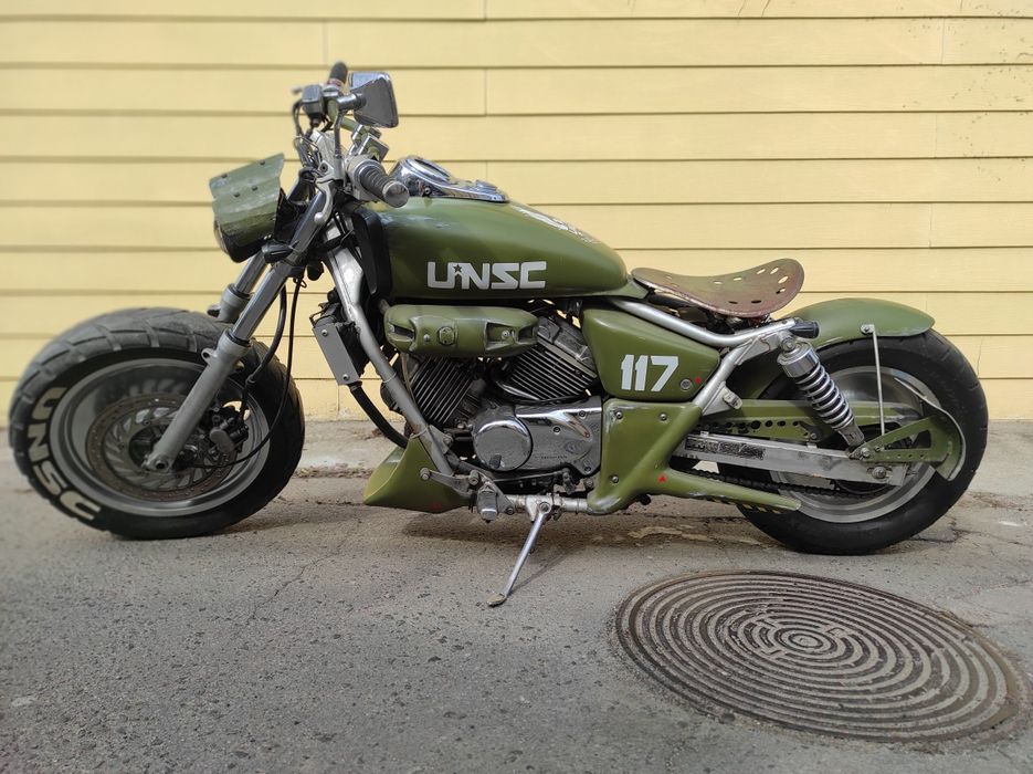 Байк Honda Magna 250