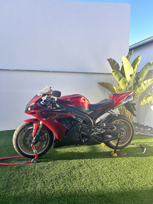 Yamaha R1 (2004)