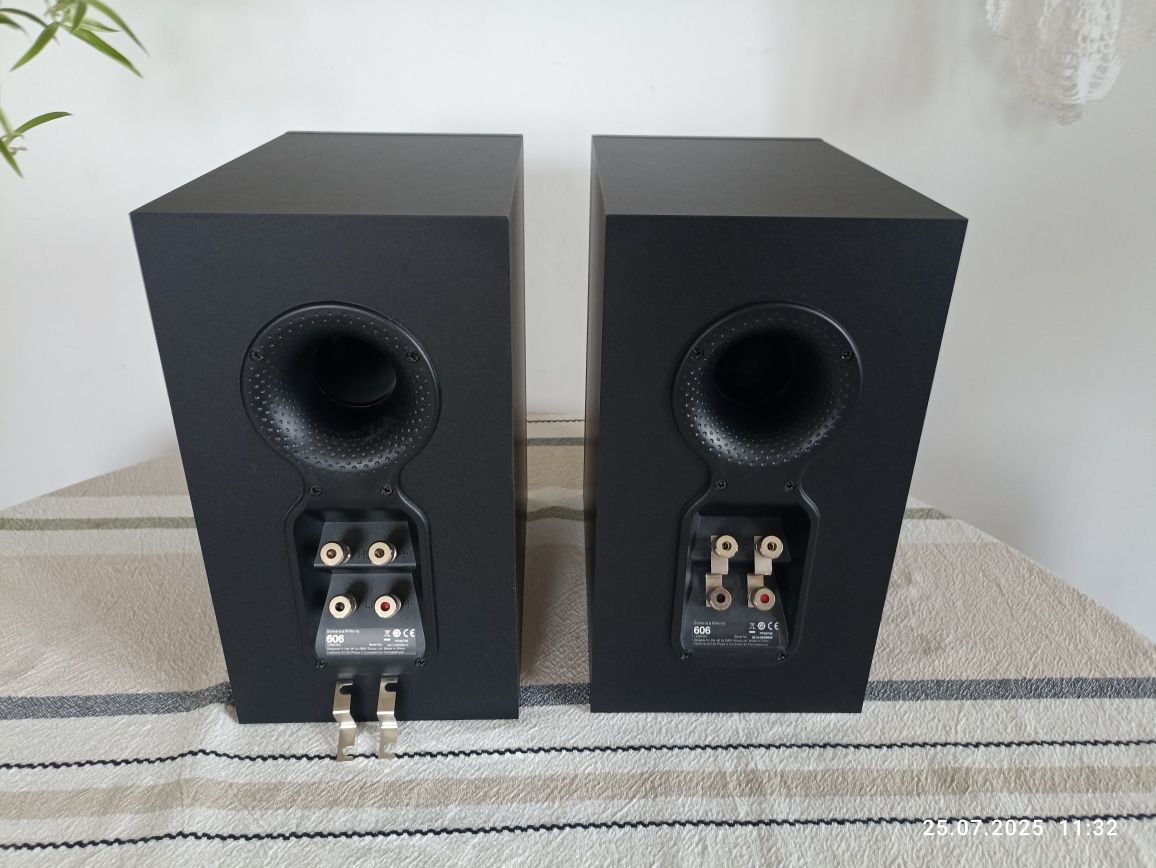 Kolumny Bowers & Wilkins 606, monitory
