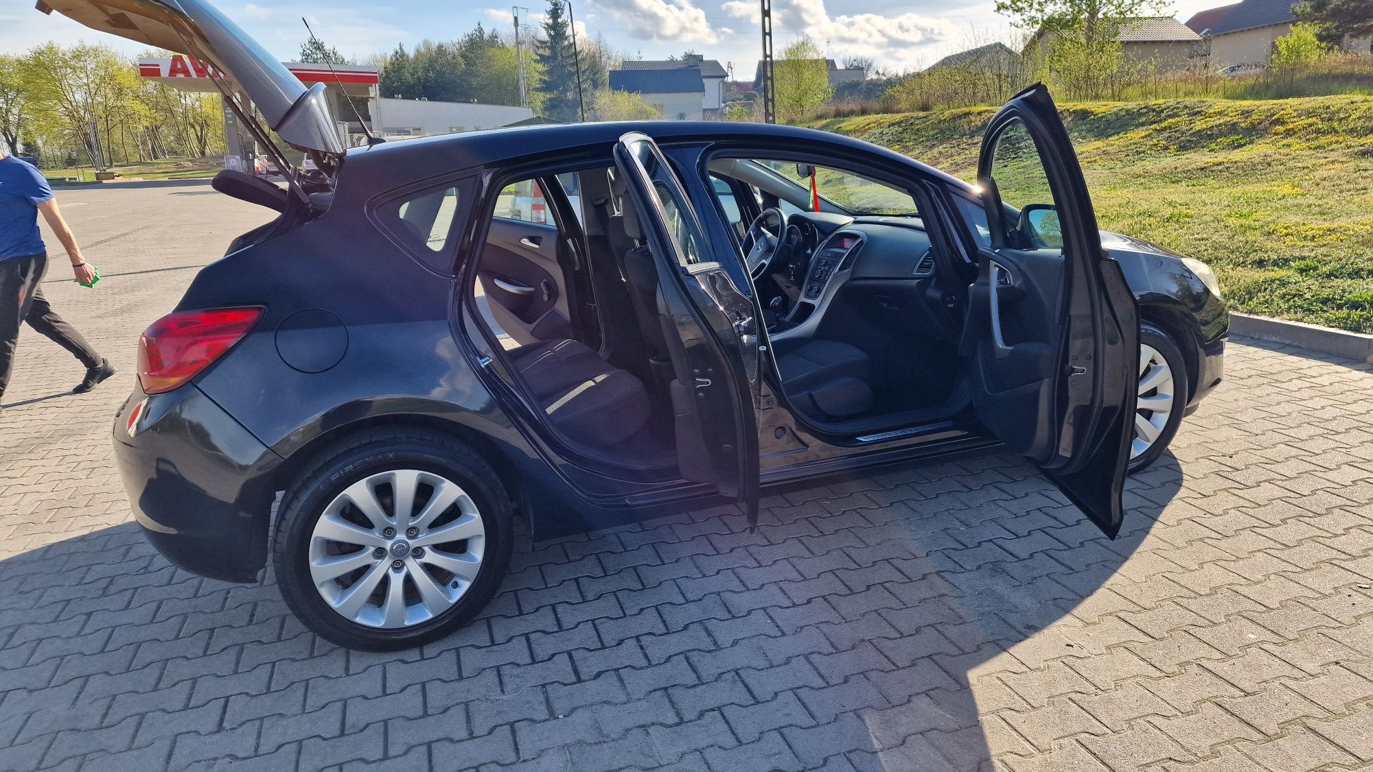 Sprzedam Opel Astra J 2010