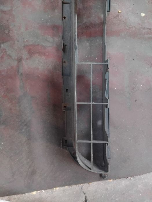 Решітка в передній бампер Мітсубіші Лансер 9