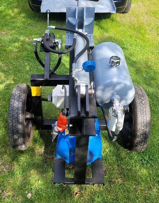 Hydrauliczna łuparka do drewna