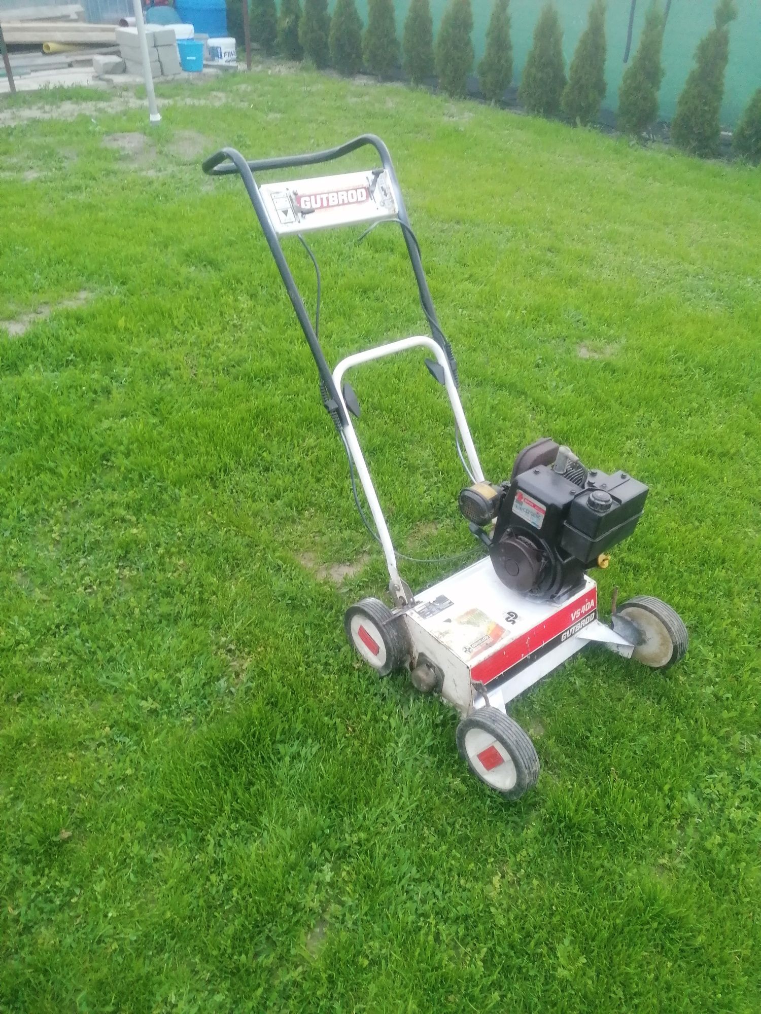 Wertykulator spalinowy GUTBROD VS40A