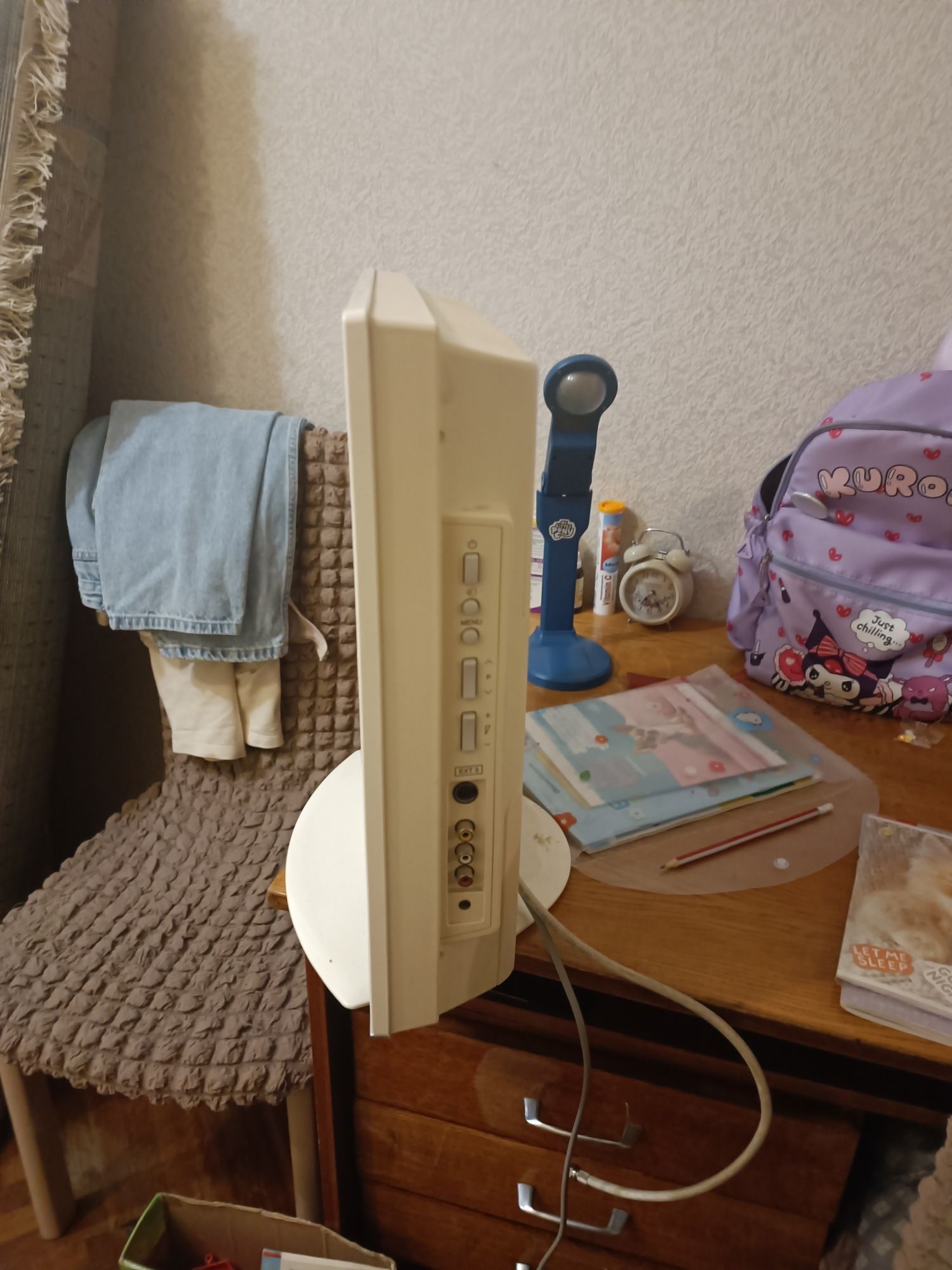 Продам не большой телевизор