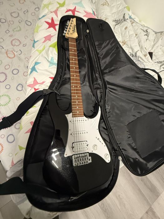 Guitarra Ibanez nova, com capa e amplificador